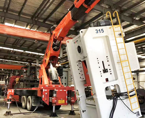 米易附近随车吊出租，轻松解决运输难题