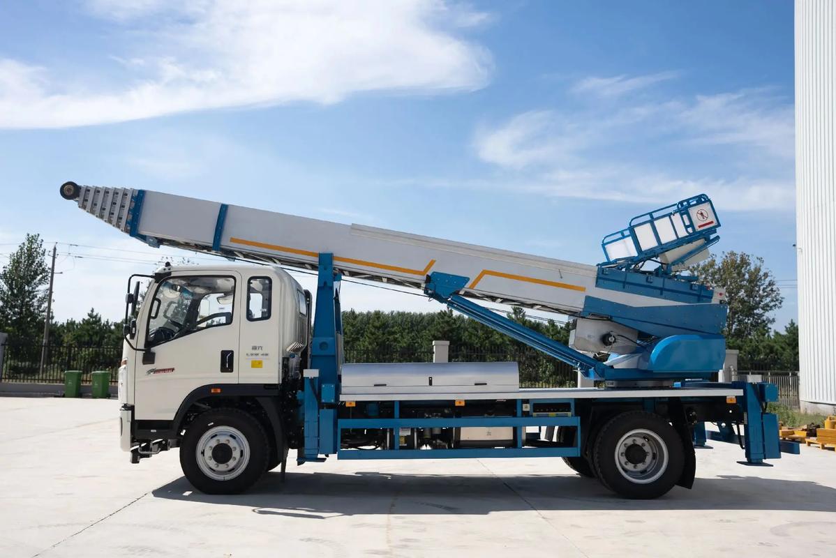 米易云梯上料车租赁费用