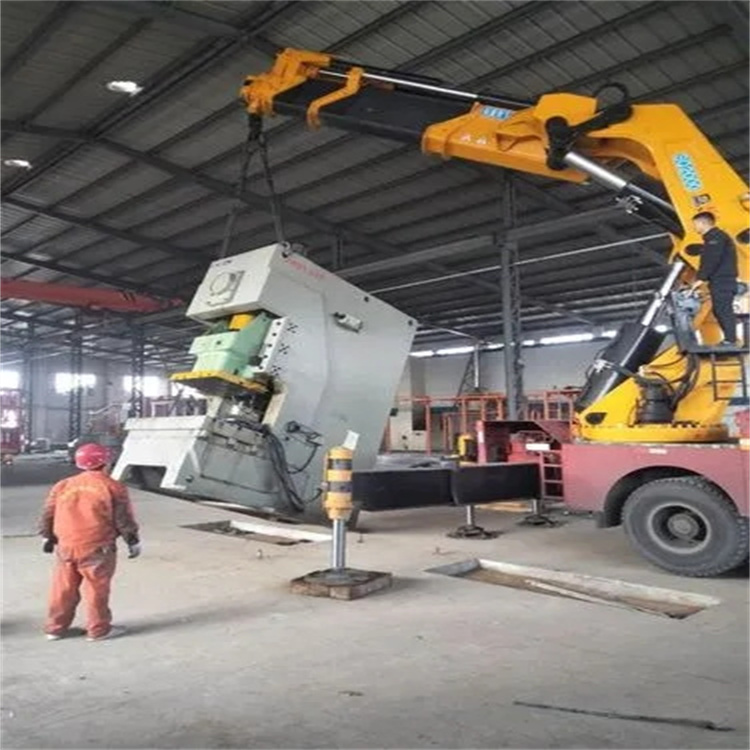 米易80吨折臂吊车出租附近电话