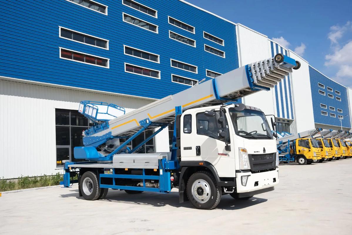 米易出租云梯车高空作业车 建筑垃圾搬运