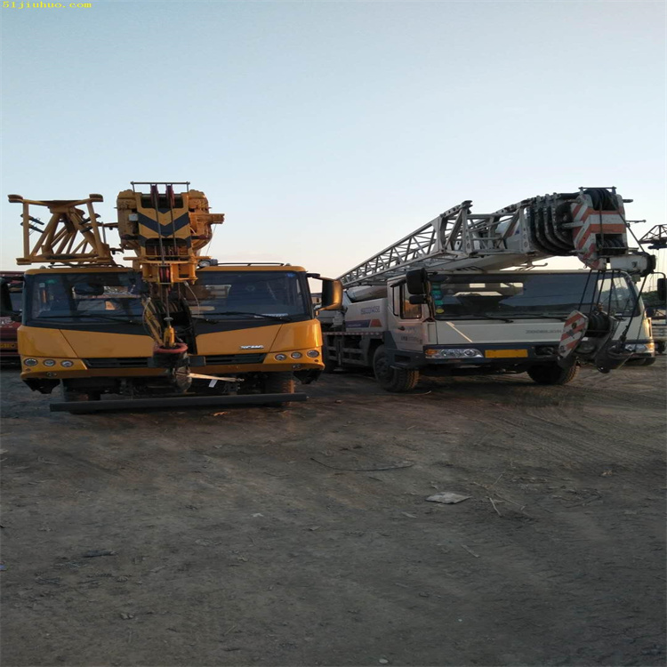 米易吊车吊挖机正确办法